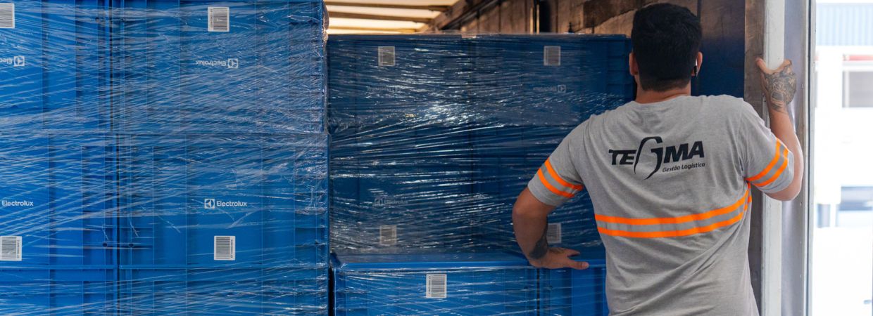 embalagens-de-transporte-na-logistica-industrial-como-proteger-cargas-reduzir-custos-e-aumentar-a-eficiencia-operacional